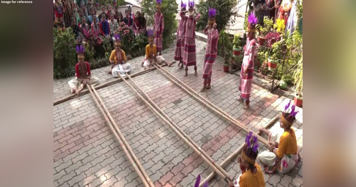 Girls in Gujarat school performs Mizoram's traditional Cheraw dance